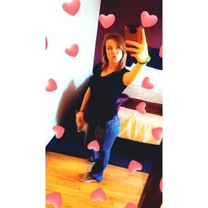 Meet your Posher, Bee